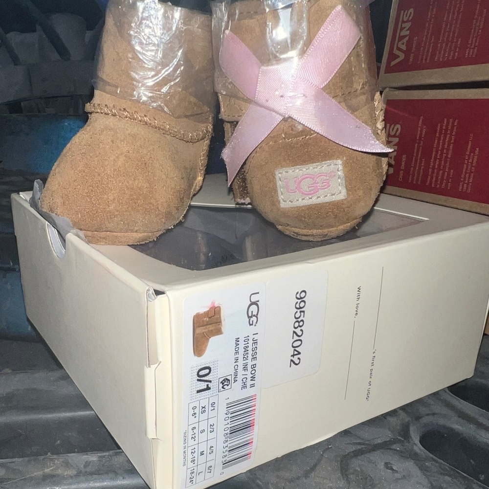 Infant 0/1 Bailey bow uggs